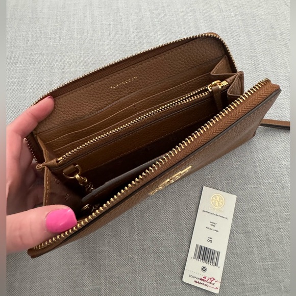 Tory Burch Continental Wallet with ID case - Picture 9 of 9